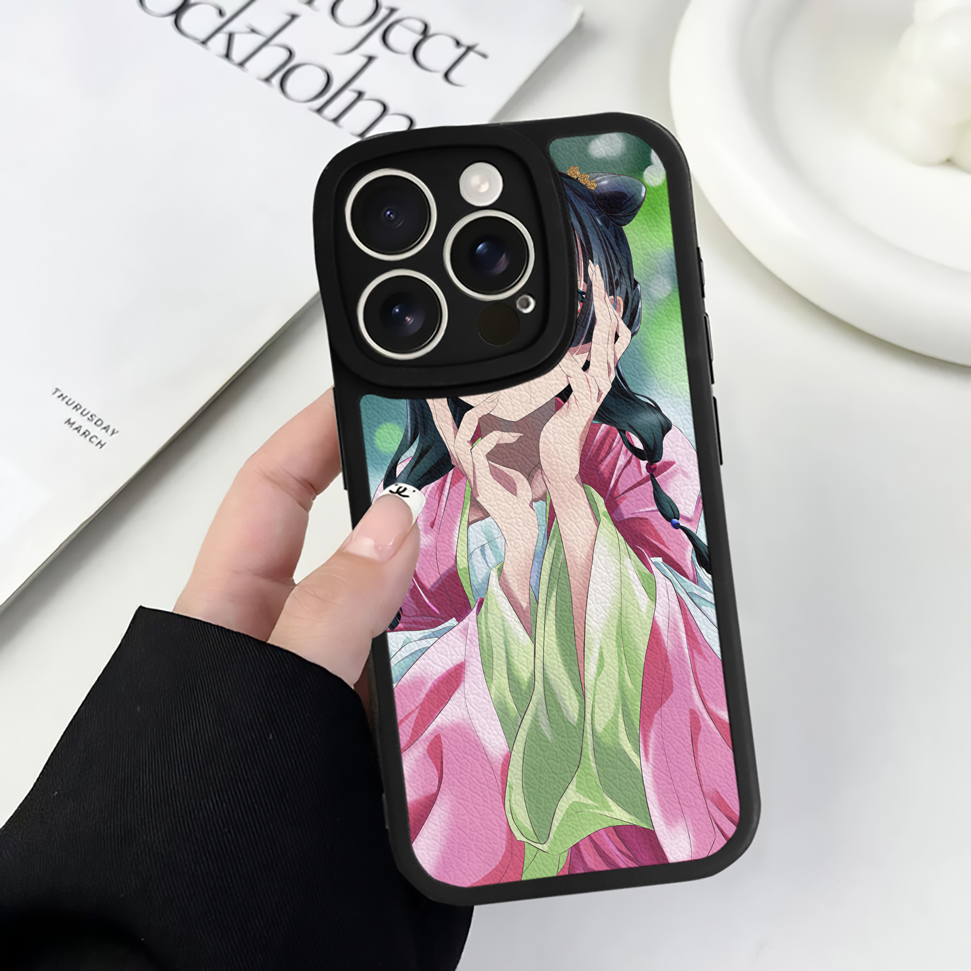 （画像用） 薬屋のひとりごと The Apothecary Diaries 【iPhone 16シリーズ対応】シリコンスマホケース（レザー調） 材質：シリコン